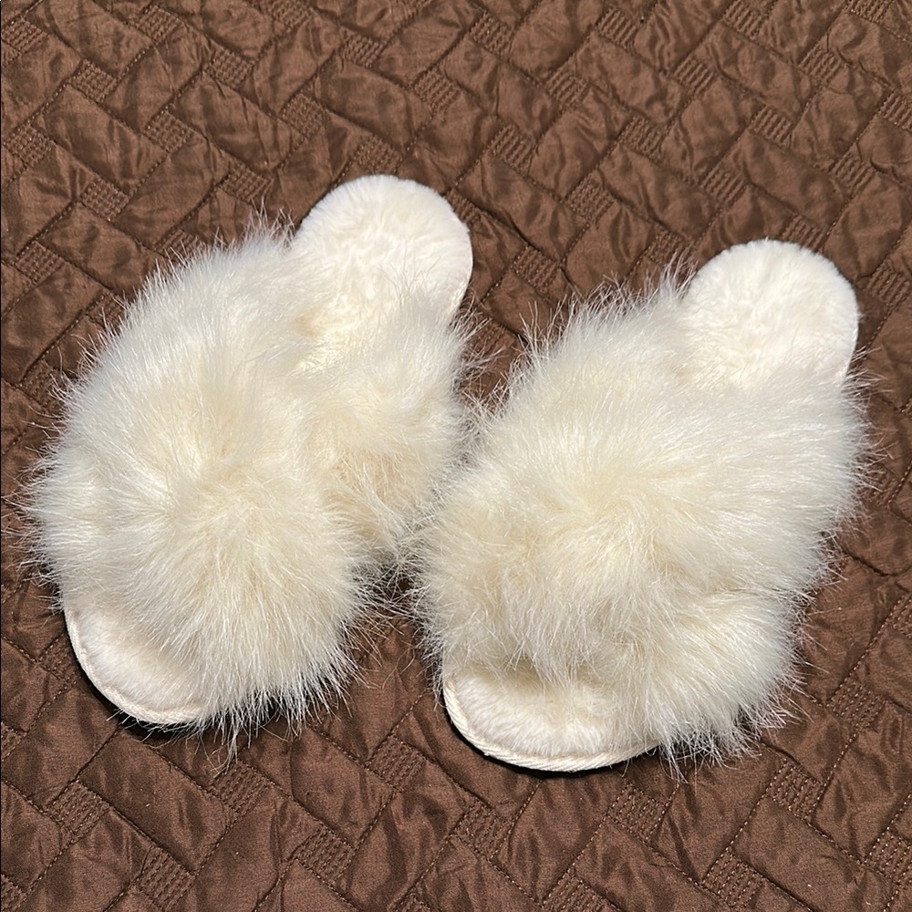 Savage X Fenty Fluff’d Up Slippers